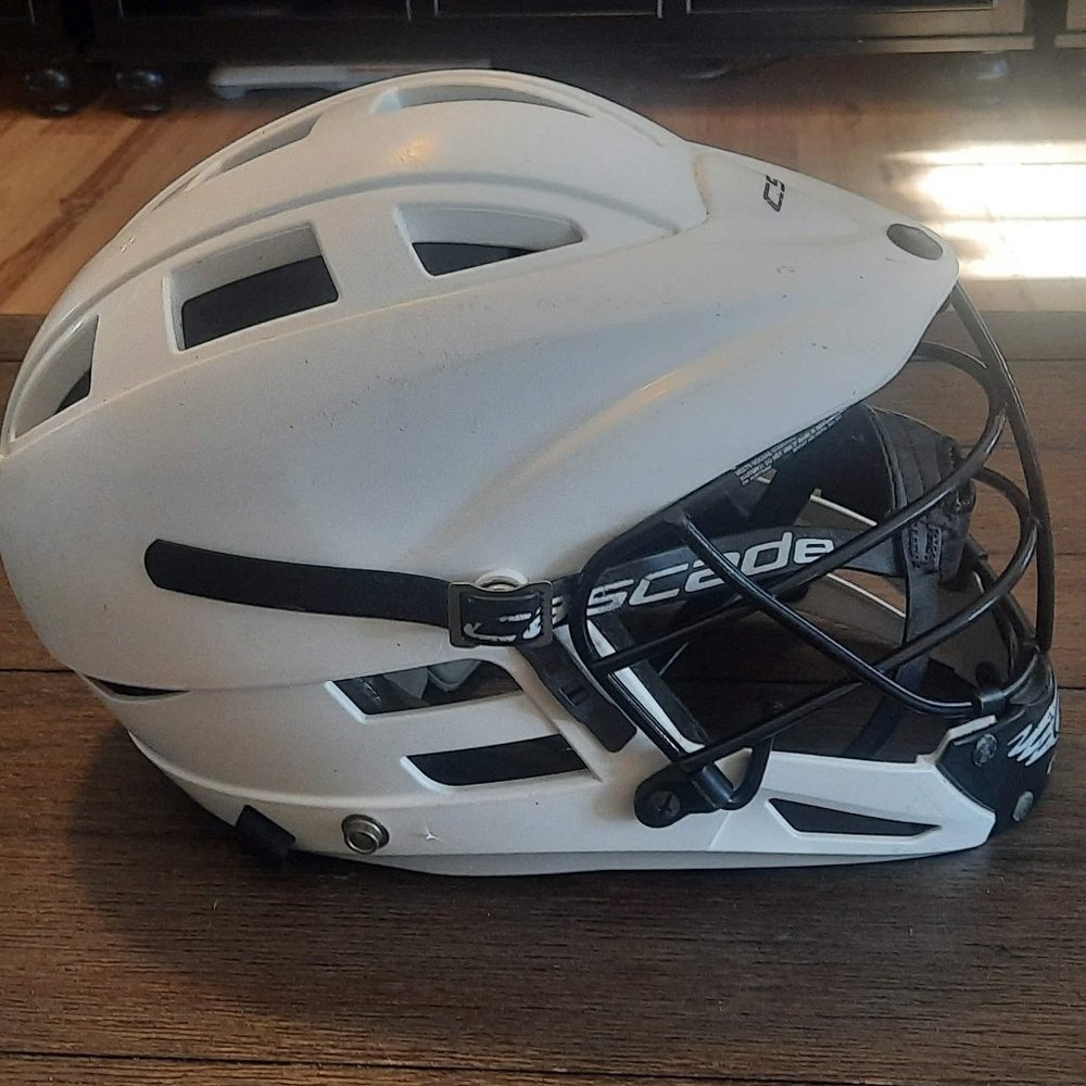 Cascade CS Lacrosse Helmet - Youth - One size fits most